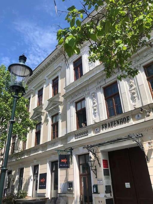 Paraderma Apartment Im Zentrum Baden Bei Wien المظهر الخارجي الصورة